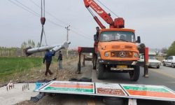جاگذاری و نصب تابلوهای هدایت مسیر دروازه ای و کنسولی در تقاطع کمربندی شهید سلیمانی با جاده قطور