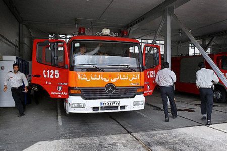 لحظات اعزام خودرو عملیاتی آتش نشانی به محل حادثه توسط دوربین خوردو