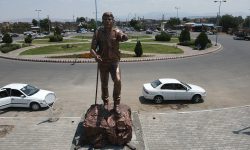 المان کوهنورد در شهر خوی نصب شد