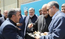 تحویل ۳ دستگاه ماشین آلات عمرانی به شهرداری خوی توسط وزیر کشور