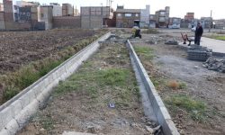 استمرار عملیات جدول گذاری محوطه بیرونی بوستان بعثت