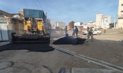 اجرای عملیات آسفالت ریزی کوچه نگار کوی خندانی