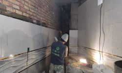 تداوم عملیات احداث سرویس بهداشتی در خیابان پشت امام زاده سید بهلول (ع)