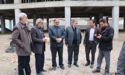بازدید جمعی از مسئولین خوی از روند پروژه احداث مدارس