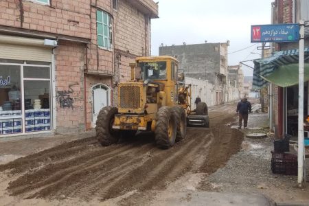 تداوم عملیات زیرسازی، آماده سازی و تسطیح کوچه صفا ١٢