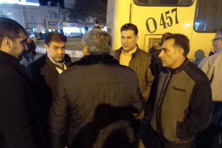 حضور رئیس و اعضای شورای شهر خوی در محل حادثه شهری