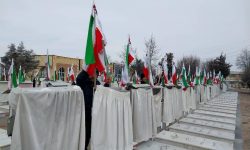 پرچم مزارهای مطهر شهدای شهر خوی تعویض شد