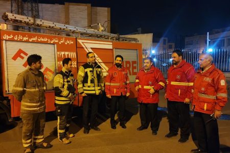 شهردار و نماینده شورا شهر از سازمان آتش نشانی در شب چهارشنبه سوری بازدید کردند
