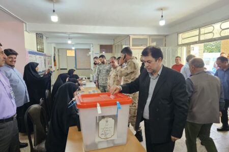 حضور اعضای شورای اسلامی شهر خوی در پای صندوق های رای
