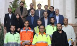 تجلیل از پاکبانان زحمتکش در حاشیه جلسه شورای شهر خوی