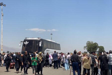 استقبال از زائران خانه خدا در پایانه بین المللی مسافربری شهید درستی