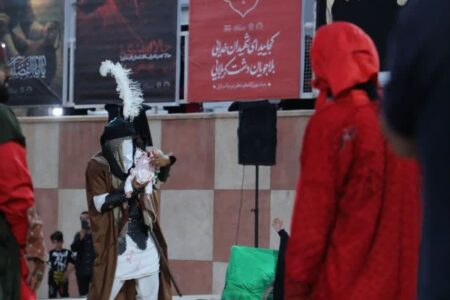 استقبال پرشور ۲ هزار نفر از ویژه برنامه تعزیه “طفل الرباب” در خوی