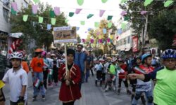 کارناوال هنرمندان، سرآغاز هشتمین جشنواره موسیقی شمس و مولانا در خوی شد