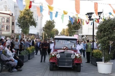کارناوال گروه های منتخب جشنواره ملی موسیقی در پیاده راه شمس
