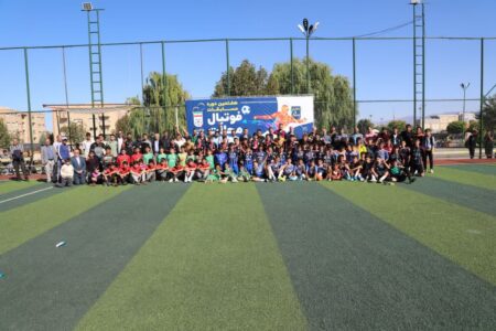 جام قهرمانی بر دستان تیم‌های برتر فوتبال محلات قرار گرفت