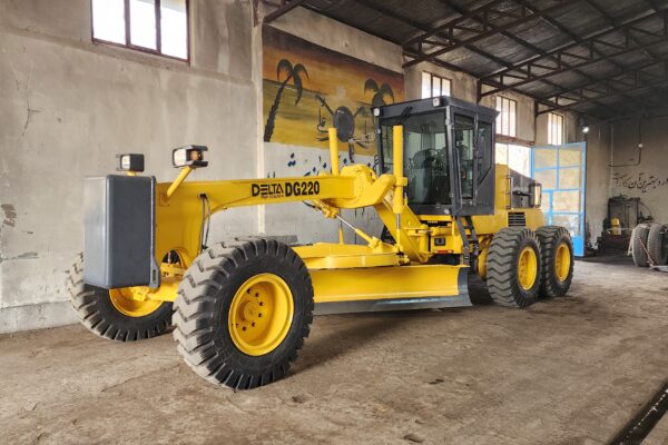 یک دستگاه گریدر به ناوگان عمرانی شهرداری خوی اضافه شد