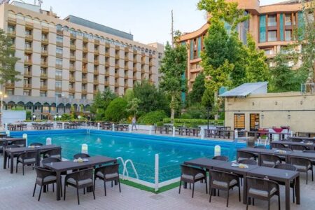 عوارض ساخت هتل در خوی رایگان است