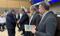 از شهردار خوی به پاس تعهد و مسئولیت پذیری در اجرای برنامه‌های پدافند شهری تجلیل شد