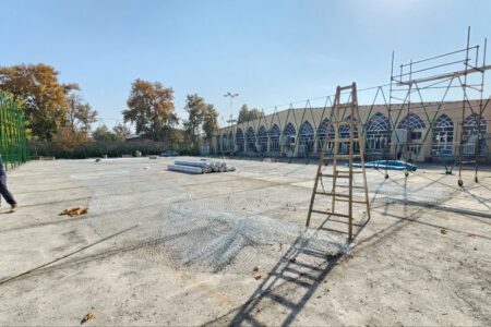 اجرای پروژه چمن مصنوعی جدید در خوی به مراحل پایانی رسید