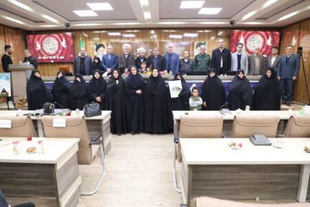 مادران و همسران شهدا در قالب برنامه باباقیان، مورد تجلیل قرار گرفتنند