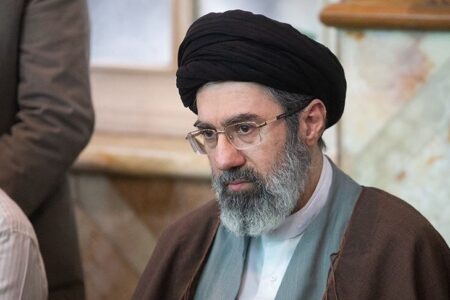 پیام تبریک و بیعت رئیس، اعضای شورای اسلامی شهر و شهردار خوی با سومین رهبر انقلاب اسلامی ایران