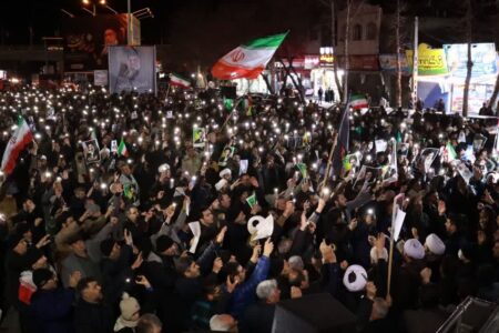 حضور چشمگیر مردم در اجتماع بزرگ شام شهادت امام علی(ع) و خونخواهی قائد امت