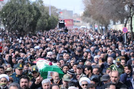 تشییع پیکر مطهر شهید اروجعلی درستی در آغوش ملت انقلابی