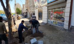 استمرار عملیات سنگفرش پیاده‌روهای کمربندی شهید سیستانی زاده