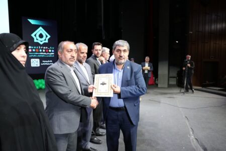 تجلیل از شهردار خوی در اکران مستند فیلم زری خانم + فیلم
