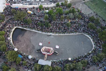 عطر و بوی گل محمدی در خوی می پیچد