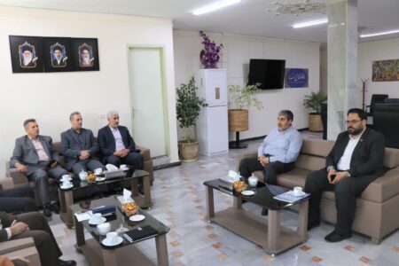 بررسی وضعیت امور ایثارگران شهرداری خوی در نشست مشترک با مشاور استاندار