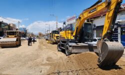 آغاز عملیات زیرسازی معابر کوی عرفان در خوی با هدف ارتقای کیفیت تردد شهروندان