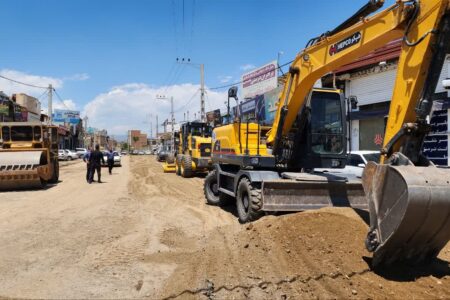 آغاز عملیات زیرسازی معابر کوی عرفان در خوی با هدف ارتقای کیفیت تردد شهروندان