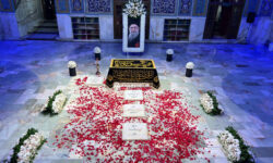 پیکر آقای شهید ایران در جوار امام رضا(ع) آرام گرفت