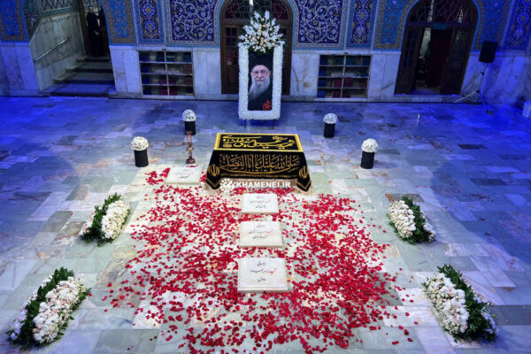 پیکر آقای شهید ایران در جوار امام رضا(ع) آرام گرفت