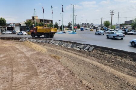 تداوم عملیات اصلاح هندسی و جدول‌گذاری میدان سیدالشهداء(ع)