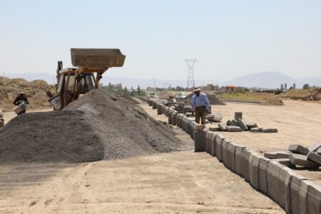 پیشرفت ۷۵ درصدی دو فاز از کمربندی شهدای خدمت خوی / عملیات جدول‌گذاری فاز نخست آغاز شد