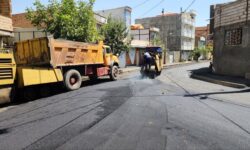 عملیات آسفالت‌ریزی کوچه وحدت ۳ در منطقه پوریای ولی آغاز شد
