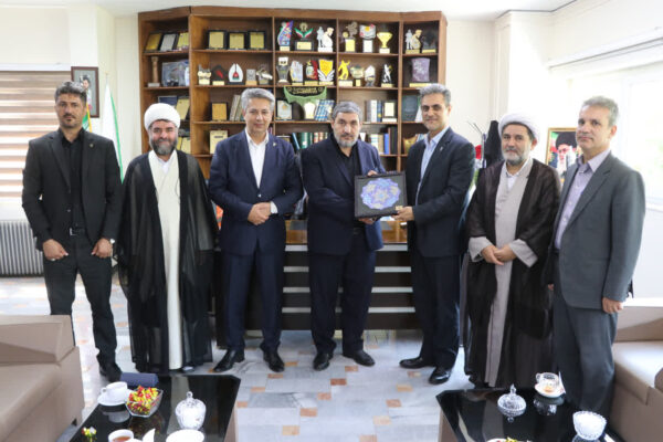 هیئت عالی دانشگاه آزاد اسلامی استان با شهردار خوی دیدار کرد