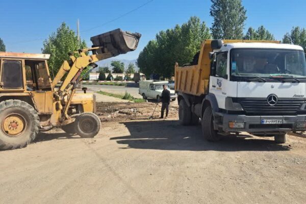 تسطیح و پاکسازی قطعات خالی و جمع‌آوری نخاله‌های ساختمانی در نواحی پنج‌گانه شهر خوی
