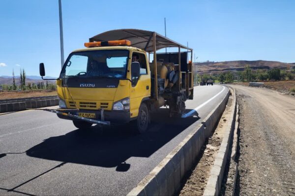 بلوار جدیدالاحداث فرشتگان میناب خط‌کشی شد